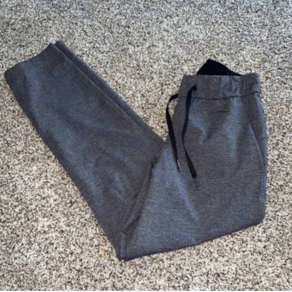 Lululemon On the Fly pants size 6